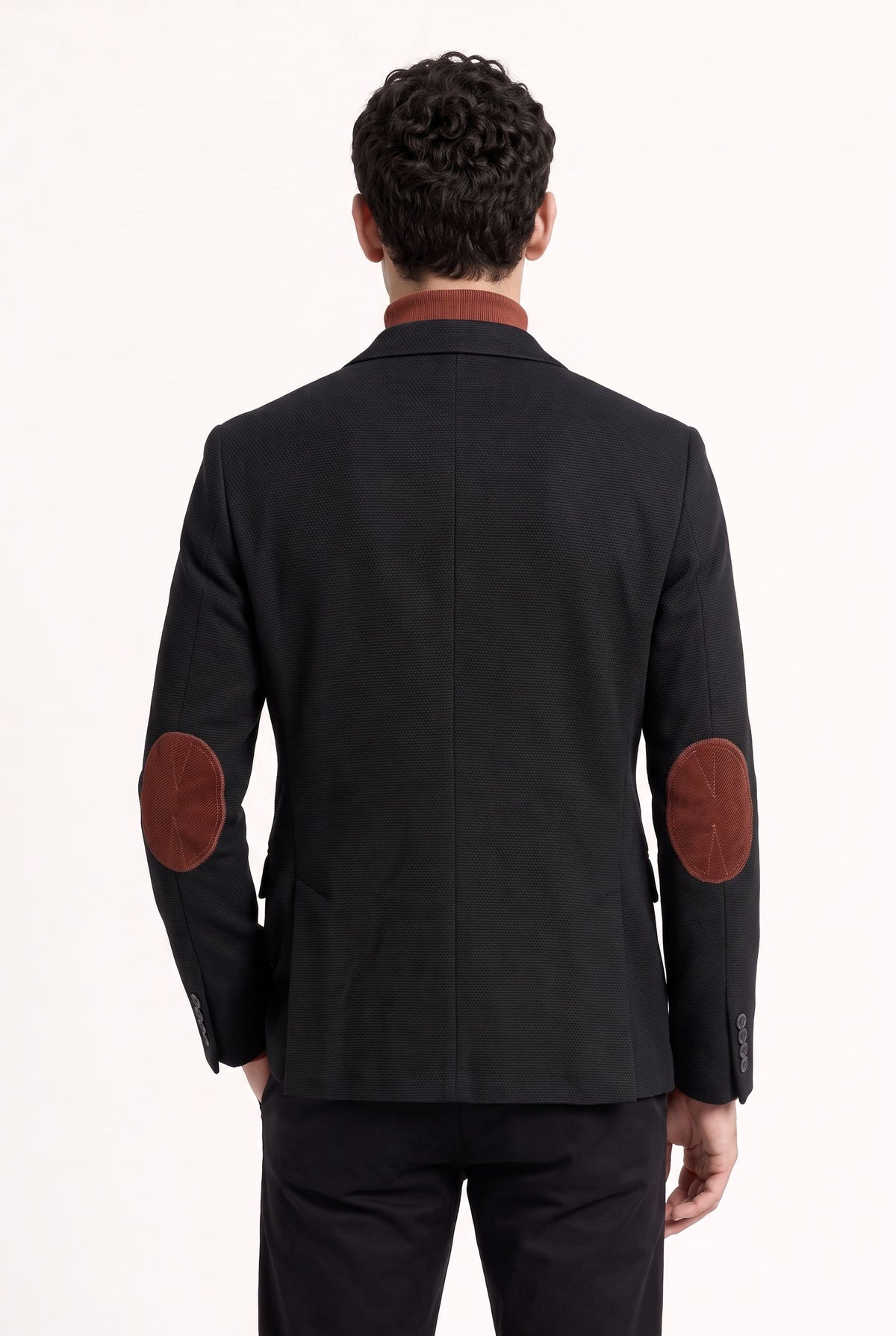Dos du blazer homme noir avec coudières couleur brique