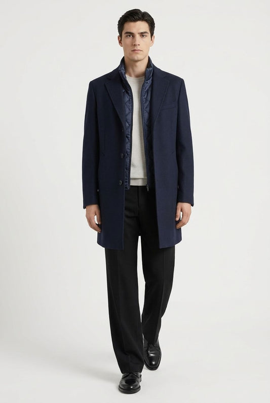 Manteau homme bleu marine mi-long ouvert sur doudoune matelassée amovible et pull écru – Mackten