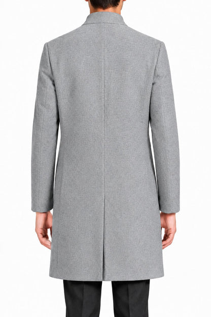 Dos du manteau homme gris mi-long avec fente centrale
